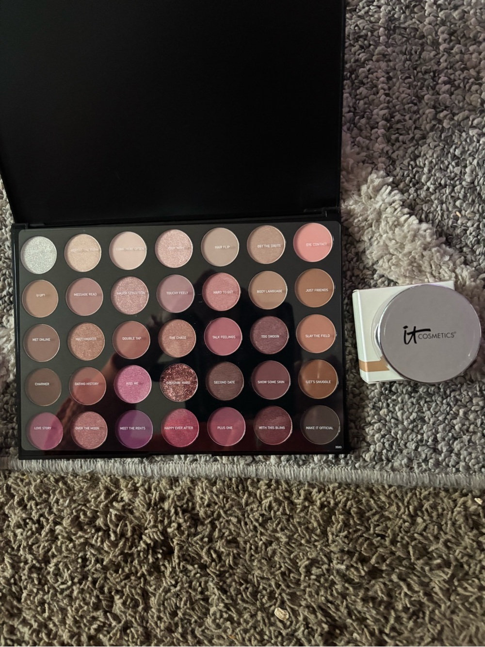 it cosmetics Pink & Neutral Eyeshadow Palette and bye bye pores
